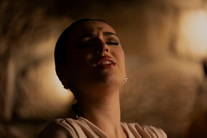 1-hour Intimate Fado Concert in a Typical Venue - Key points to know before booking