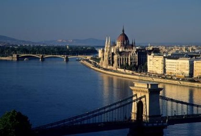 10PM Budapest Danube Cruise with Live Music & Food or Drinks - Key points to know before booking