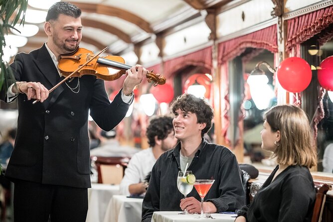 10PM Budapest Danube Cruise with Live Music & Food or Drinks - Why timing and water levels matter