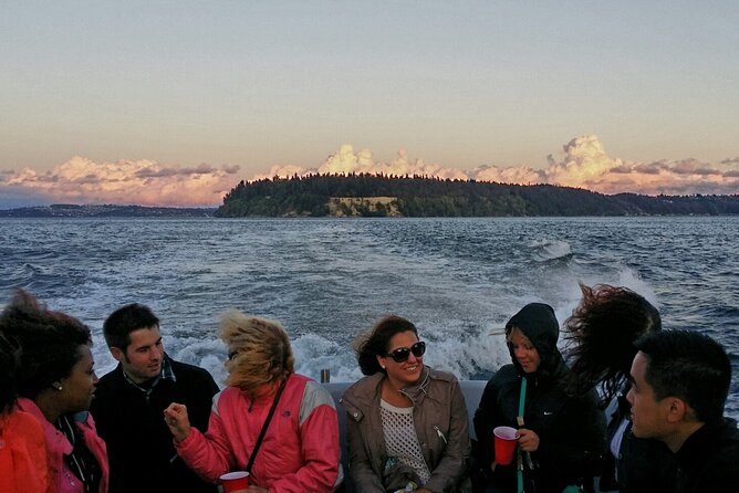 2 Hour Guided Boat Tour in Gig Harbor and Narrows Bridges - Salmon Beach and life on pilings