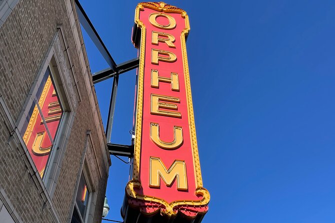A Self Guided Walking Tour of Brews, Blues and BBQ in Memphis - Historic downtown buildings and Court Square Park