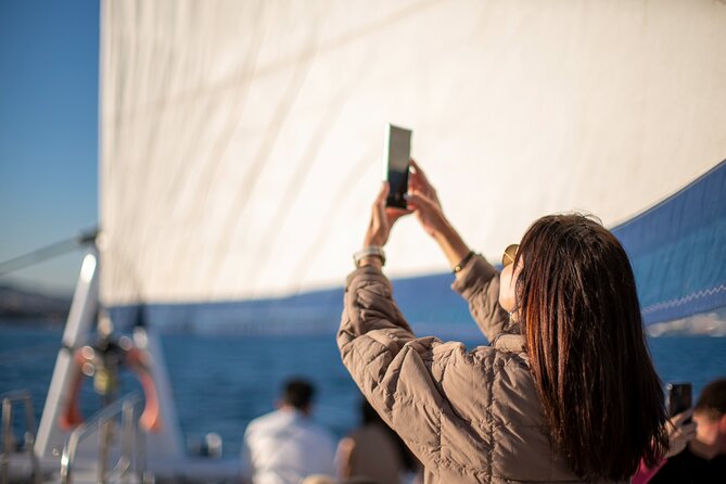 Afterwork on Catamaran with Live Music from Port Olimpic - Boarding at Port Olímpic