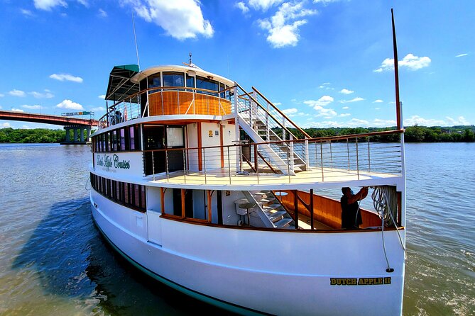 Albany Sunset Live Music Cruise - Live acoustic music and the onboard mood