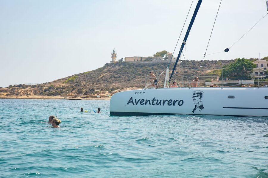 Alicante: Afternoon Cruise with Appetizer and Live Music - Sailing out beneath Santa Bárbara Castle