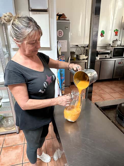 Alicante:Evening Spanish Tapas Cooking Class with Live Music - Sitting down to eat what you made