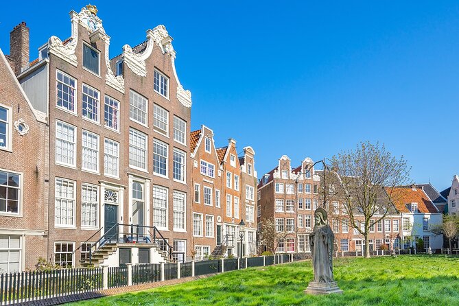 Amsterdam: Christmas Concert of Vivaldi, Mozart, Bach & more - A one-hour concert in a quiet Amsterdam courtyard