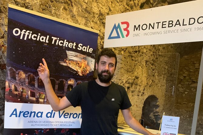 Arena di Verona Opera - Ticket + 1h City guided walking tour - Piazza delle Erbe and the city’s old center