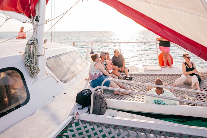 Aruba Sunset Sail with Caribbean Dinner and Live Music - How crowded is the catamaran?