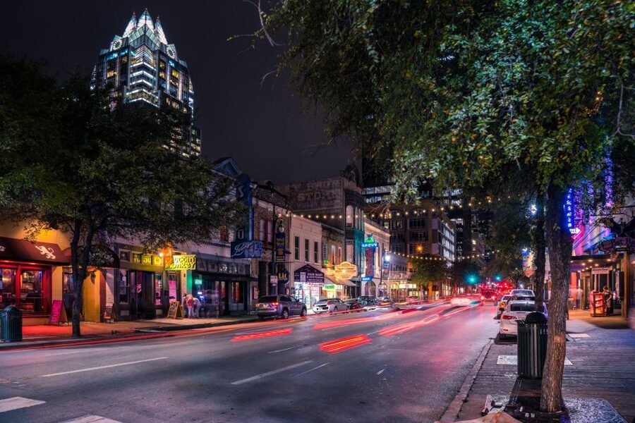 Austin: Downtown Live Music Pub Crawl - Friends Bar starts the music sampling