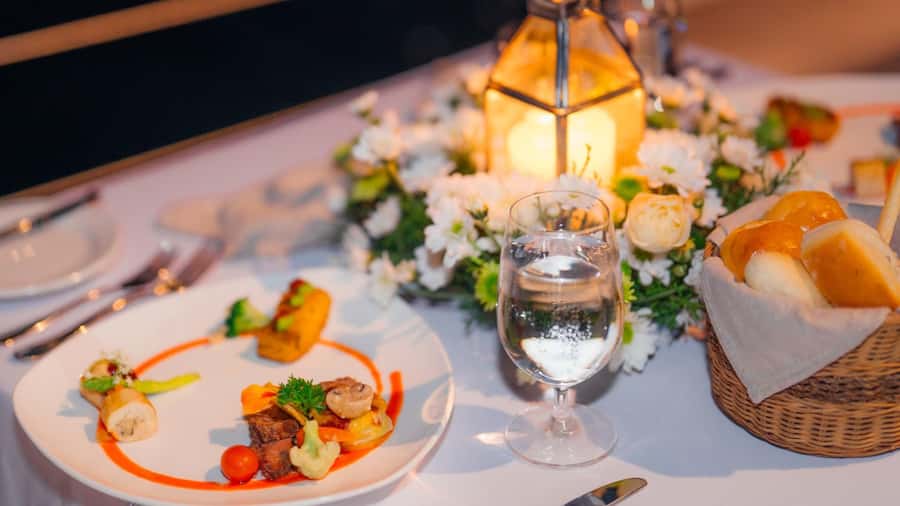 Bali/Benoa: 5-Course Romantic Evening Cruise With Live Music - Hotel transfers and timing