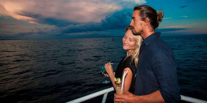 Bali/Benoa: Sunset Dinner Cruise with Show and Live Music - Who should book this cruise?