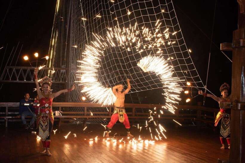 Bali Phinisi Cruise: Sunset Dinner with Live Music & Buffet - Boarding at Benoa Harbor