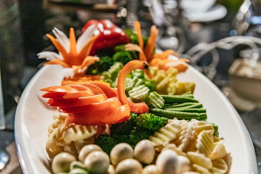 Bangkok: Alangka Luxury Buffet Dinner Cruise With Live Music - Timing, weather, and practical limits