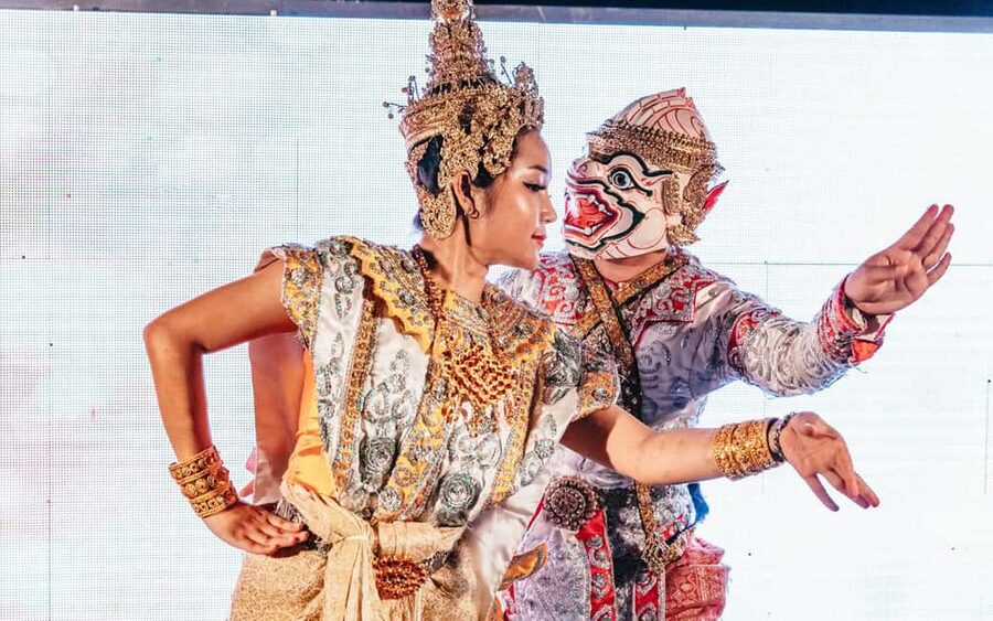 Bangkok: Alangka Luxury Cruise with Buffet and Live Music - Rama VIII Bridge and the changing river view