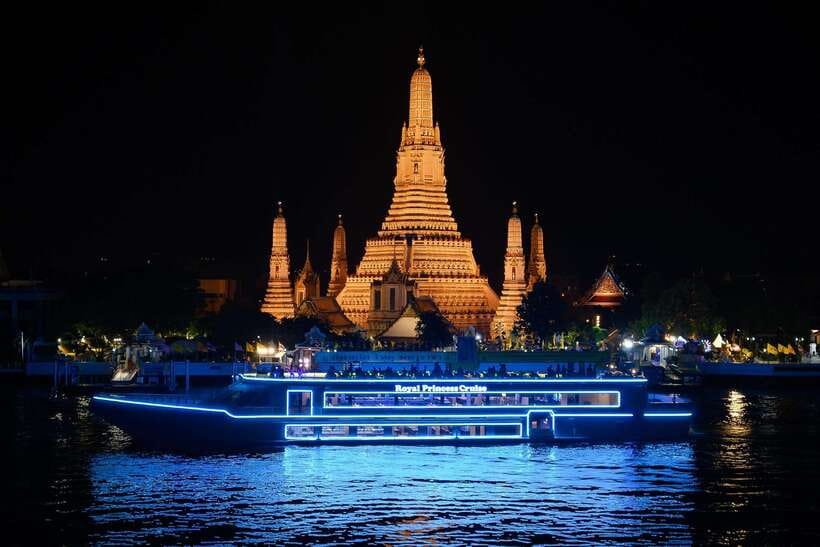 Bangkok: Royal Princess River Dinner Cruise with Live Music - A three-floor boat with different ways to enjoy the ride