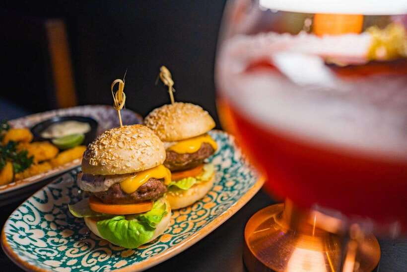 Bangkok: ThreeSixty Jazz Lounge at Millennium Hilton - Is $22 a fair price?