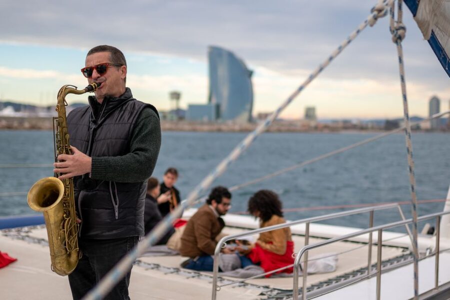 Barcelona: Catamaran Cruise with optional Live Jazz Music - The practical timing and meeting point
