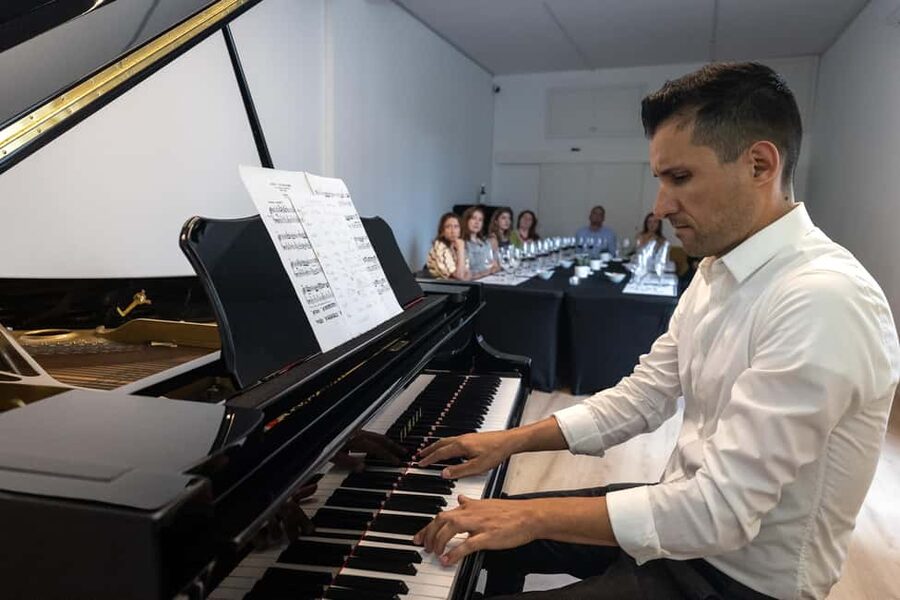 Barcelona: Taste 5 Spanish Wines paired with Live Music - The Barcelona Piano Studio setting