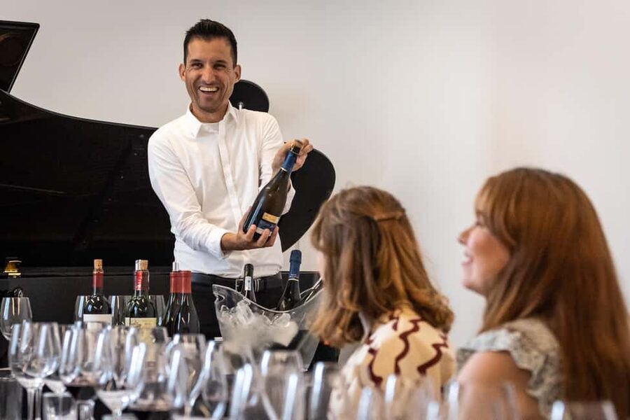 Barcelona: Taste 5 Spanish Wines paired with Live Music - Who should book this experience