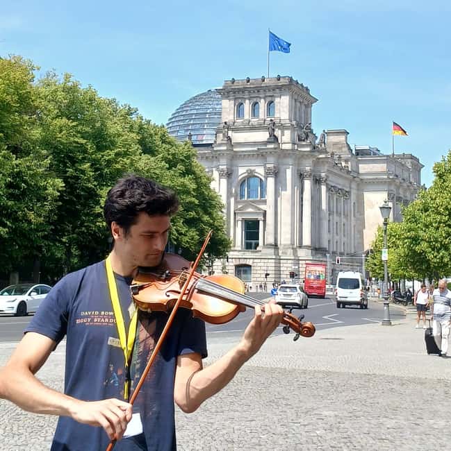 Berlin: Historical Walking Tour with Live Music - Why music changes a Berlin history walk