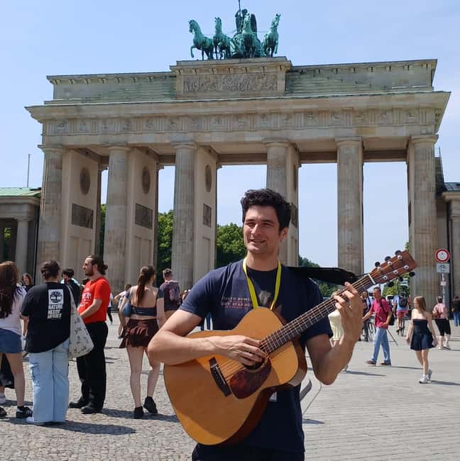Berlin: Historical Walking Tour with Live Music - Finishing at Checkpoint Charlie