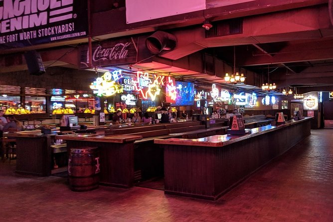 Billy Bob's Texas Honky Tonk Dinner and Photo Package - Walking into Billy Bob’s Texas