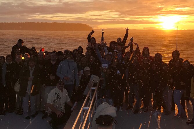 Boat Cruise- Sunset Live Music Cruise - Boarding, group size, and comfort