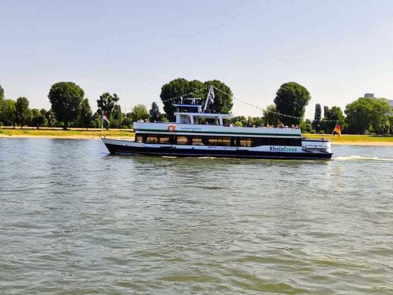 Bonn: Seniors' cruise with live music on the MS Moby Dick - How This Compares with a Standard Sightseeing Boat