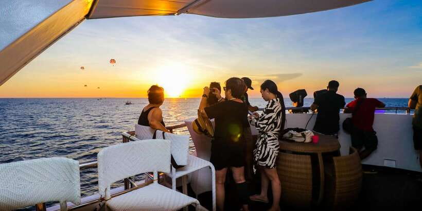 Boracay: Scenic Sunset Cruise with Live Music - What you eat and drink for the $40 price