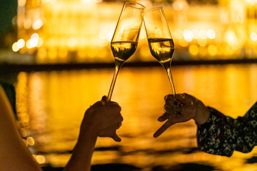 Budapest: Candlelit Dinner River Cruise with Live Music - Practical details that make the evening easier
