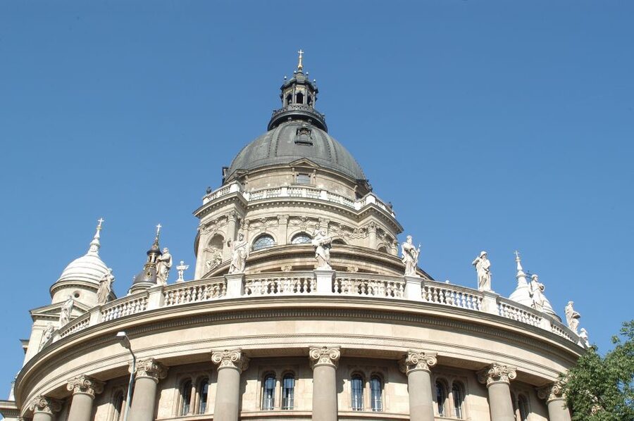 Budapest: Classical Music Concerts in St Stephen's Basilica - Seating, comfort, and temperature