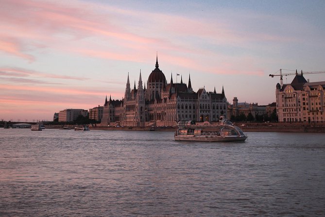 Budapest Danube River Candlelit Dinner Cruise with Live Music - Winter comfort and summer views
