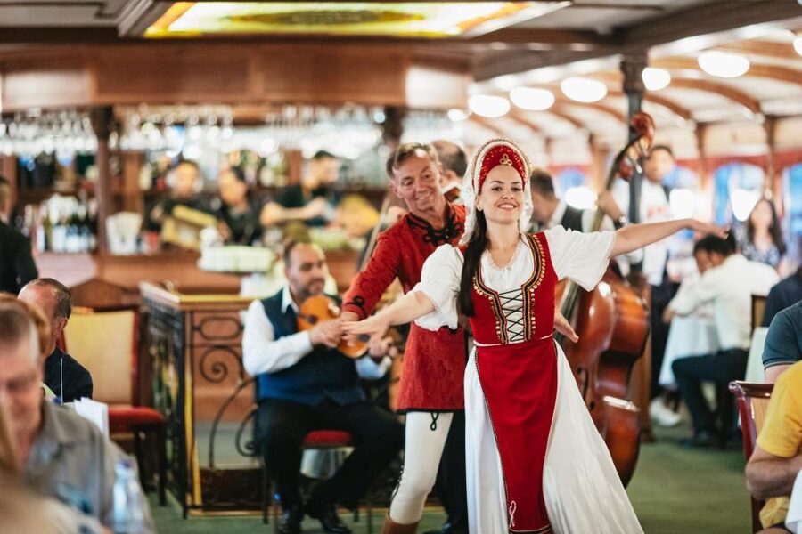 Budapest: Dinner Cruise with Live Music and Folk Dance Show - Crossing toward Margaret Bridge and Buda