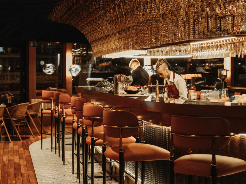 Budapest: Dinner Cruise with Live Music & Unlimited Drinks - Who should book the River Diva dinner cruise?