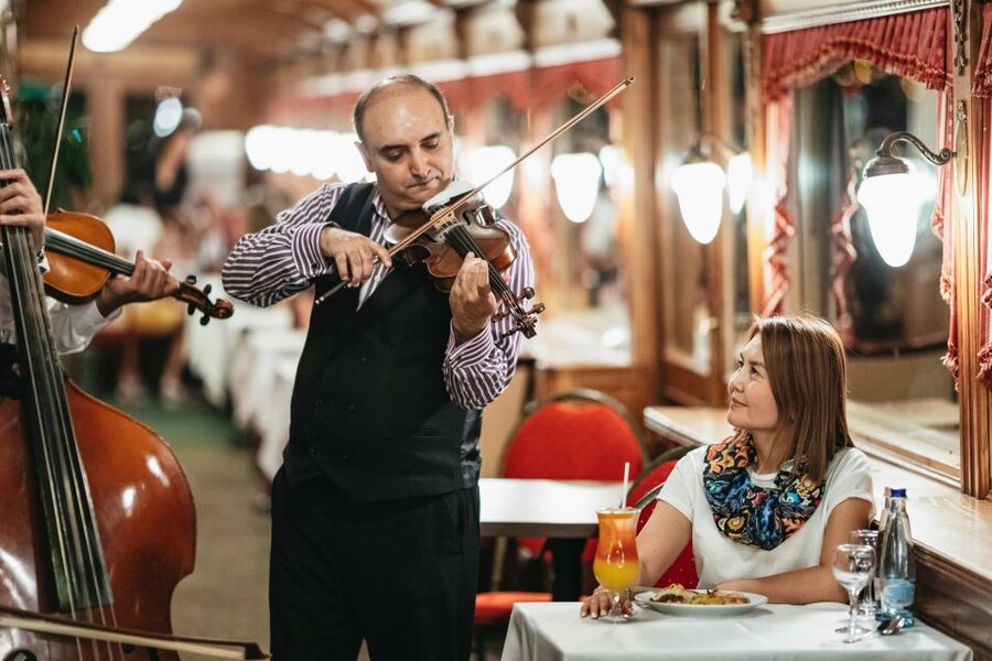 Budapest: Evening Cruise including Drinks and Live Music - Why Budapest Looks Best From the Danube at Night