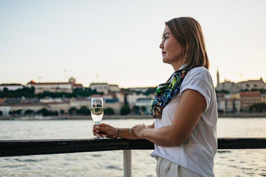 Budapest: Evening Cruise including Drinks and Live Music - The Music: Hungarian Strings and the Cimbalom