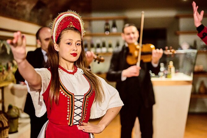 Budapest: Hungarian Folklore Dance Performance & Concert Ticket - Who should book this performance