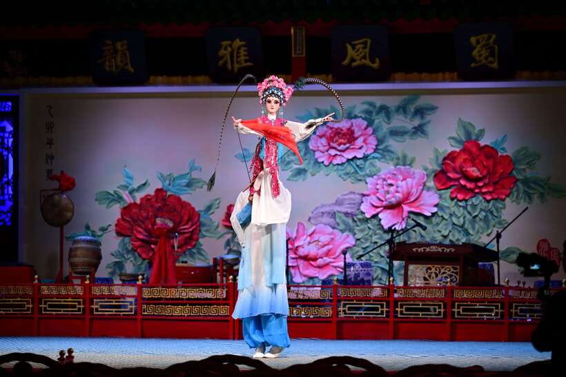 Chengdu: Sichuan Opera Show Ticket - Shu Feng Ya Yun - Tea, snacks, and your included local extra