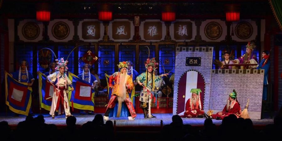 Chengdu: Sichuan Opera Shu Feng Yan Yun Evening Show Ticket - Practical details for families and accessibility