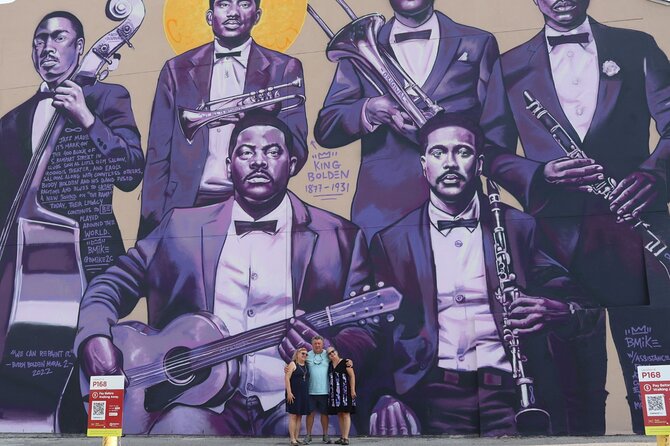 Citywide Driving Tour with Local Jazz Musician - The Garden District, where the houses tell the story