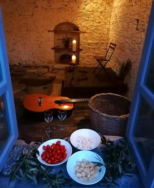 Classical guitar concert in a historic olive press - What the 20-minute interval adds