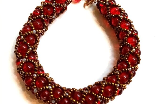Create unique jewelry from top Parisian designer Bijoux Blues - Making a Paris souvenir with the original Bijoux Blues creator