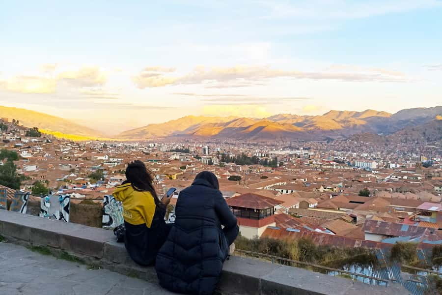 Cusco: Historic Walking Tour with Pisco Sour and Music Show - San Blas, narrow lanes, and city views