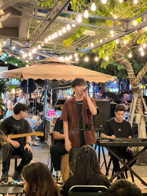 Da Nang: Michelin Food Tour with Live Music - Starting at the Cham Museum