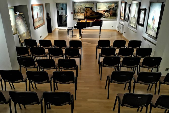 Daily live piano Chopin's concerts at 6:30 pm in the Warsaw Archdiocese Museum - Inside the 16th-century Dean’s Palace hall