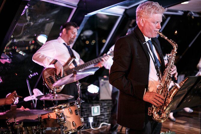 Dinner and Jazz Cruise on the River Thames - Seating, service, and the practical limits of a floating restaurant
