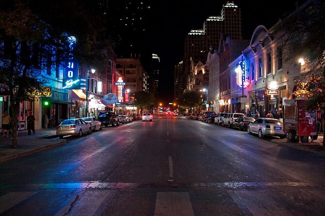 Downtown Austin Live Music Pub Crawl - Darwin’s Piano Bar invites requests