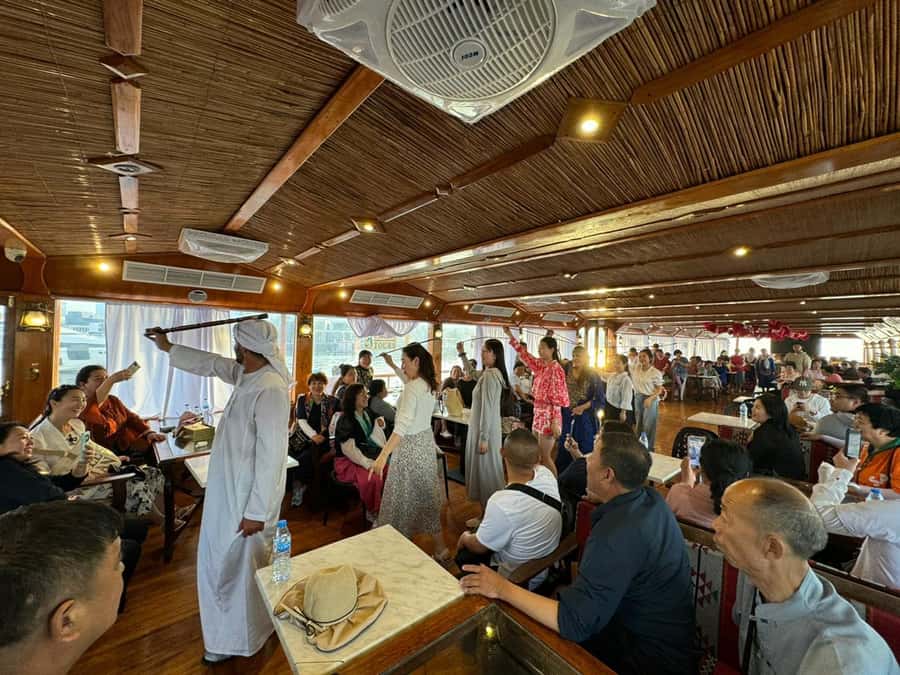 Dubai: Luxury Dinner Cruise with Live Music - Is $44 a fair price?