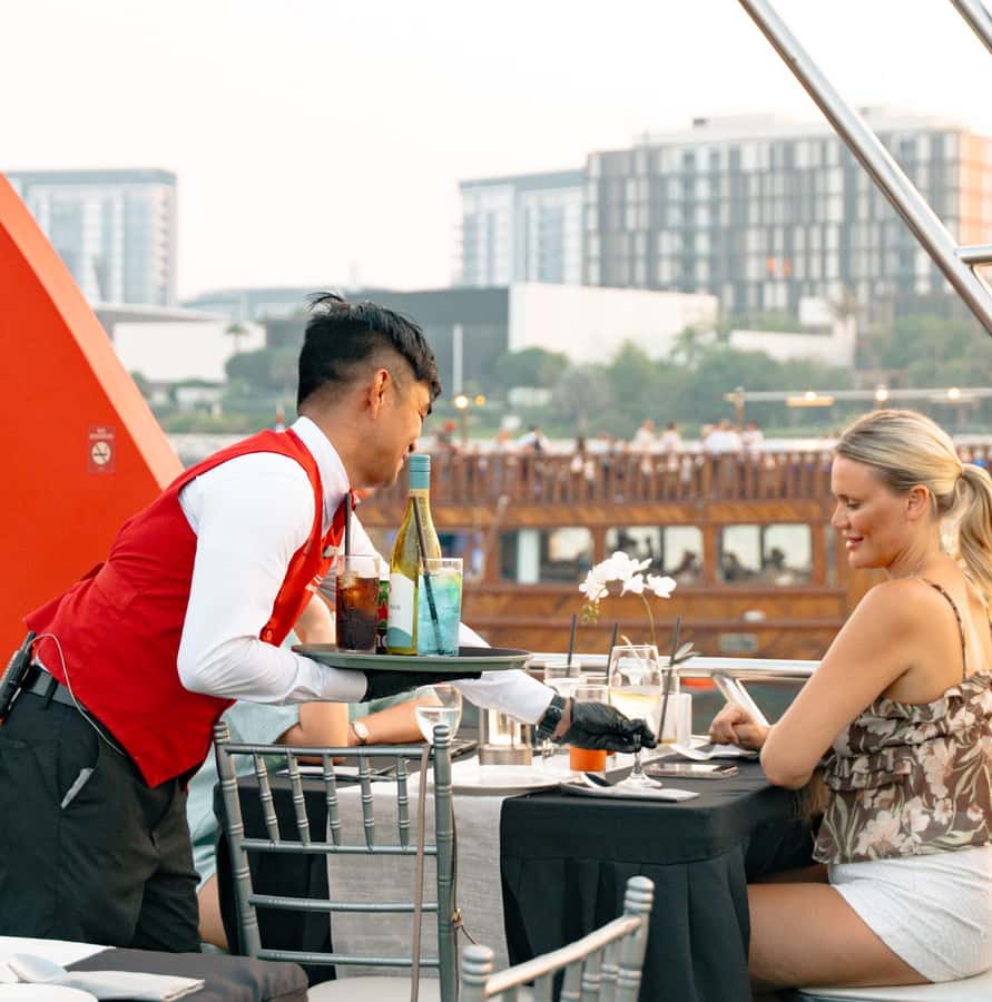 Dubai: Sunset or Dinner Cruise with Live Music & Open Bar - Is $51 good value?