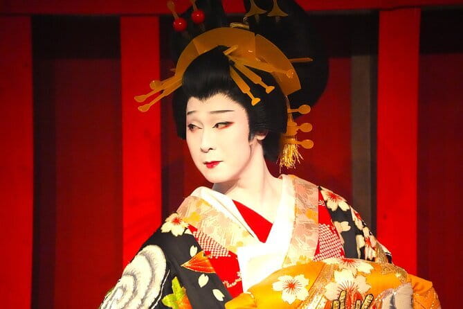 Experience the Asakusa Kabuki Opera Show! - Entering Asakusa Kyugeki